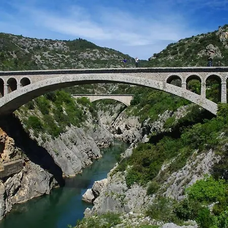Cote Cour: Charming 3-star In * Beziers