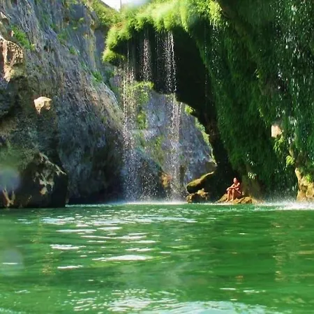 Cote Cour: Charming 3-star In * Beziers