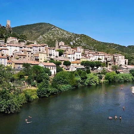 Cote Cour: Charming 3-star In Beziers