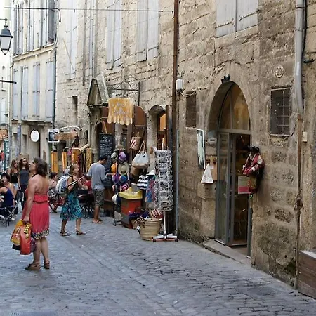 Cote Cour: Charming 3-star In Apartment Beziers