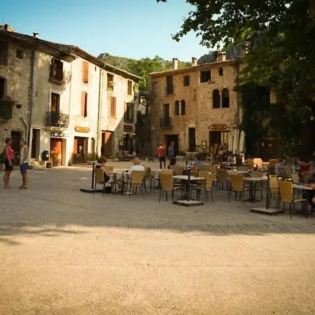 Cote Cour: Charming 3-star In *