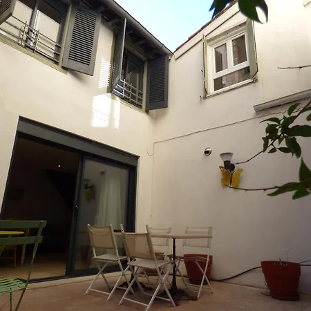 Cote Cour: Charming 3-star In * Beziers