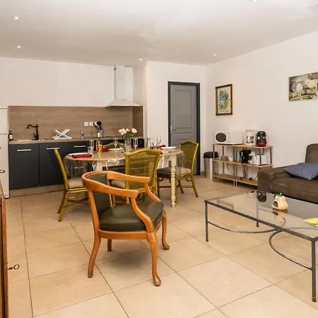 Apartment Cote Cour: Charming 3-star In