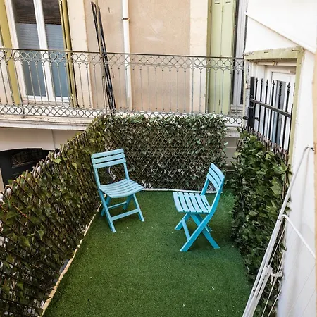 Cote Cour: Charming 3-star In Apartment *