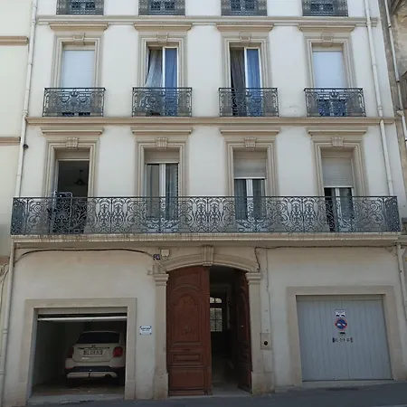 Cote Cour: Charming 3-star In *