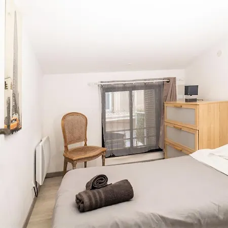 Cote Cour: Charming 3-star In Apartment *