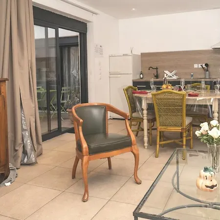 Apartment Cote Cour: Charming 3-star In *