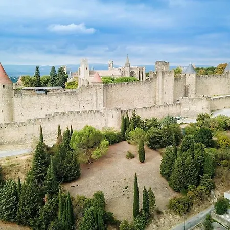 Cote Cour: Charming 3-star In * Beziers
