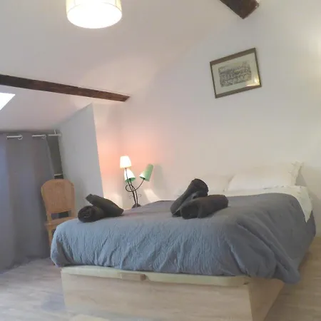 Apartment Cote Cour: Charming 3-star In *