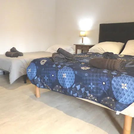 Cote Cour: Charming 3-star In Apartment Beziers